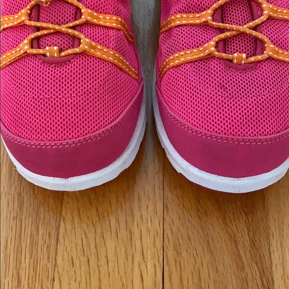 NWT Girl’s Size 2 Water Shoes - Picture 7 of 12